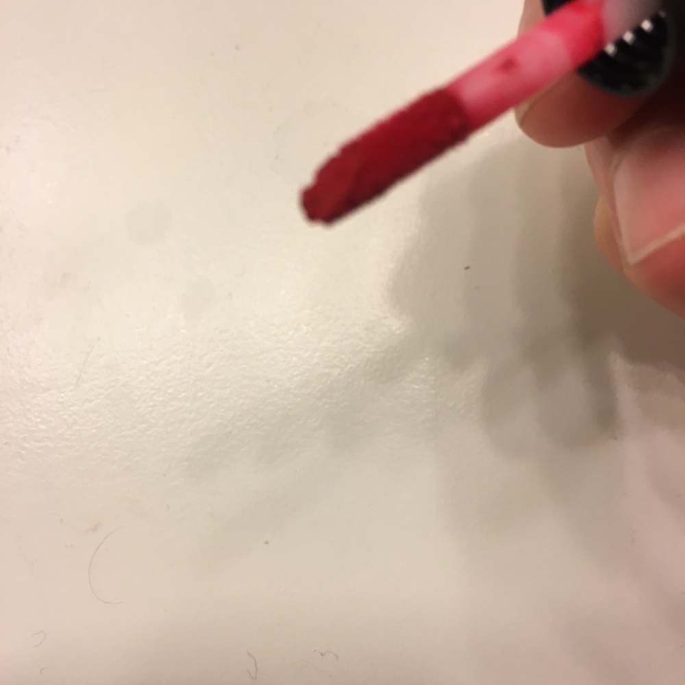  3 for $15 NWT BARE MINERALS RED LIP GLOSS - Picture 2 of 2